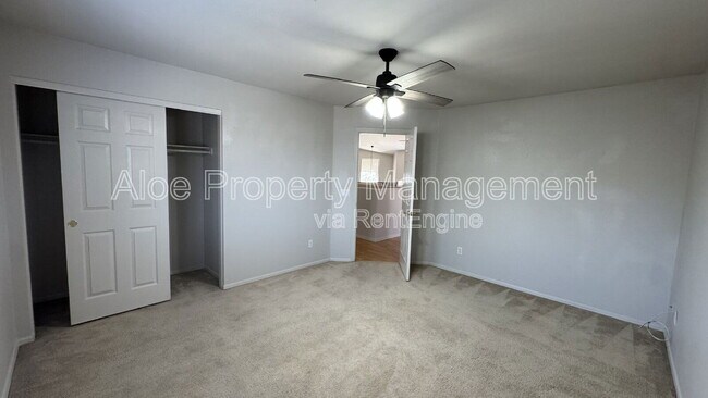Building Photo - 491 W Ebony Way