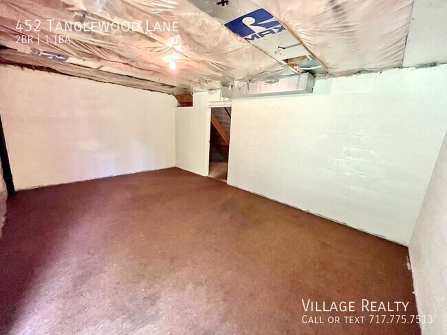 Building Photo - 452 Tanglewood Ln