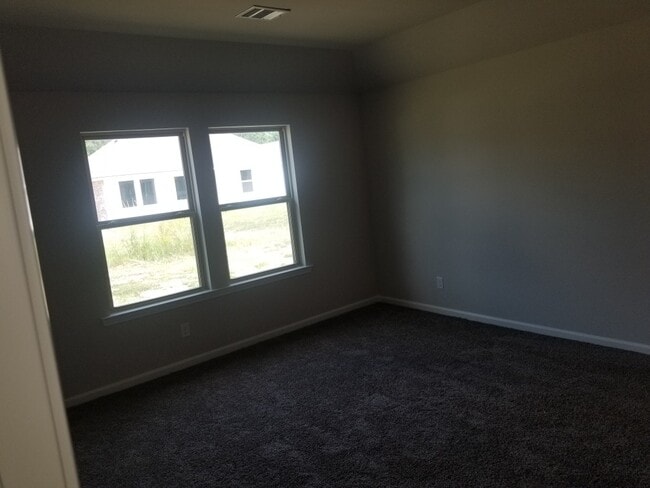 Building Photo - 44108 Covington Ridge Dr
