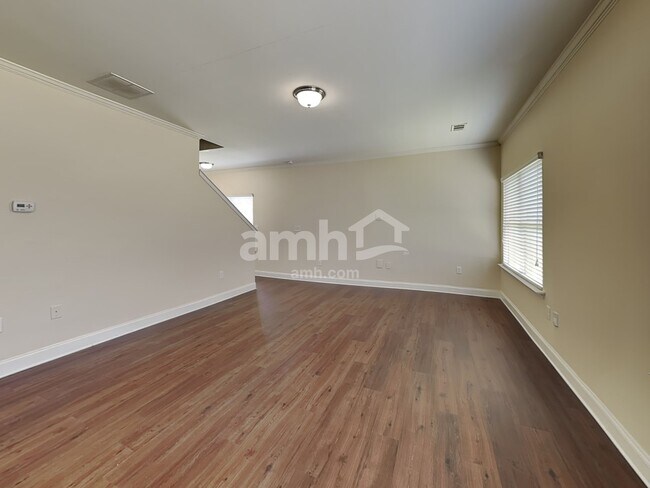 Building Photo - 202 Monarch Way