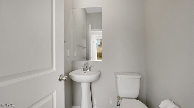 Building Photo - 404 Grand Toccata St