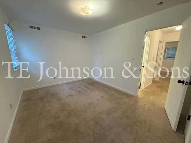 Building Photo - 4309 Walnut Hollow Dr