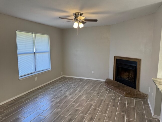 Building Photo - 1779 Stoneridge Dr