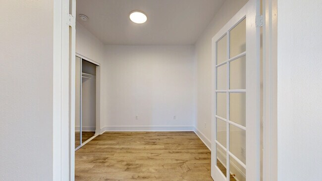 Building Photo - 723 Ellis St