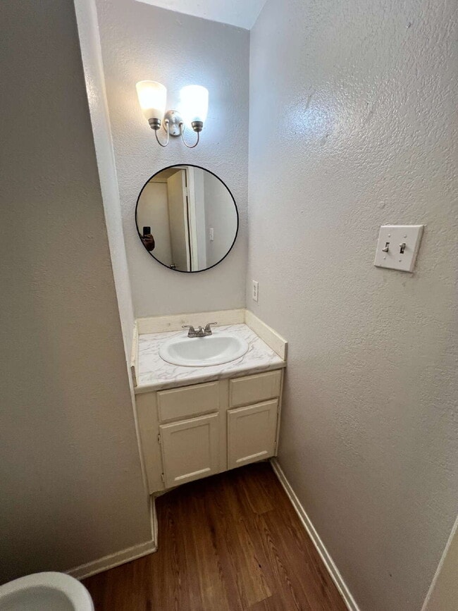 Building Photo - 2705 Wimbledon Ct