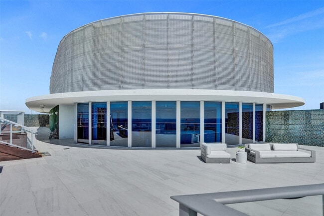 Building Photo - 701 N Fort Lauderdale Beach Blvd