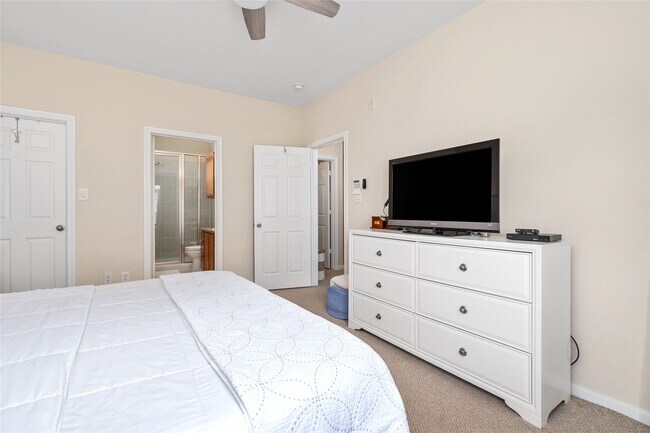 Building Photo - 3001 Murworth Dr