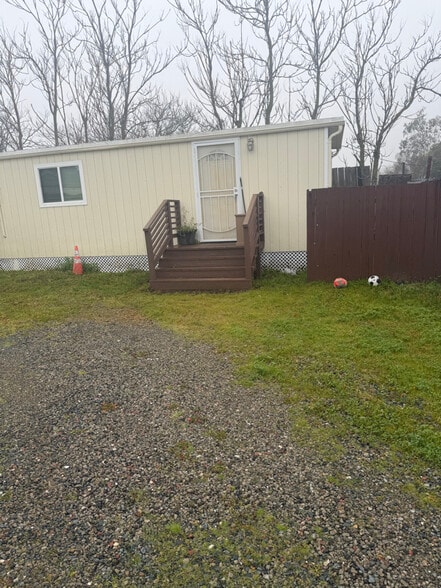 Building Photo - 6563 Brentwood Blvd