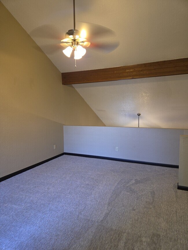 Building Photo - 2 Bed 2 Bath Townhome with 1 car garage in Mesa