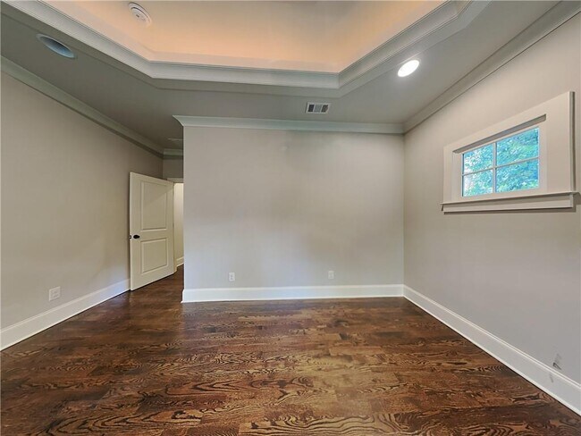 Building Photo - 40 3rd Ave SE