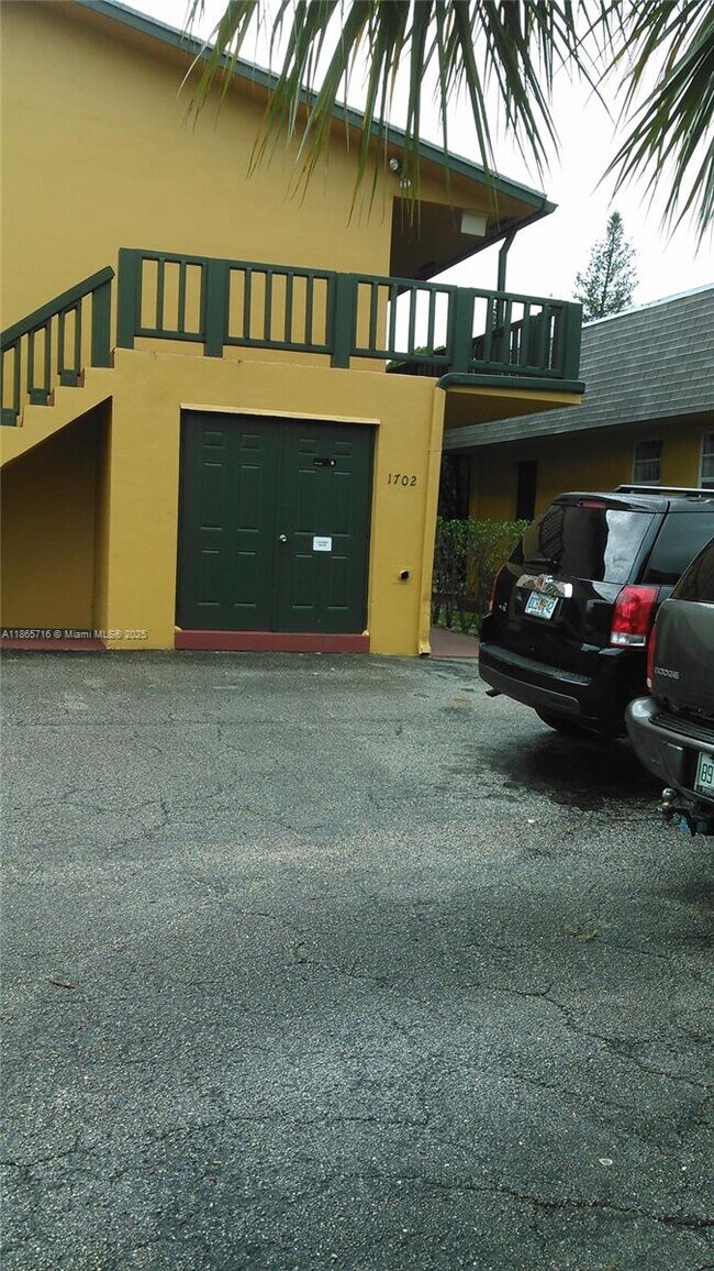 Building Photo - 1702 McKinley St