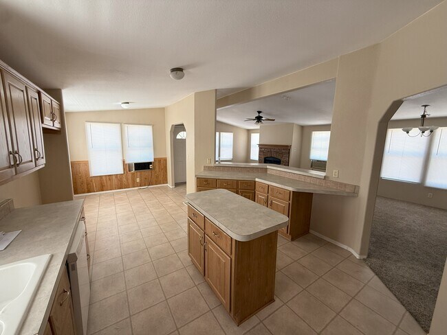 Building Photo - 1632 Sierra Vista Dr
