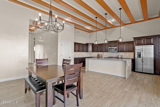 Building Photo - 12321 Desert Dove Ave