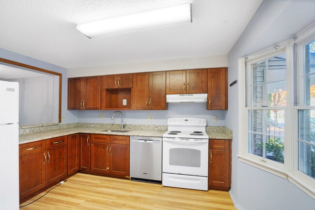 Building Photo - 8653 Bent Arrow Ct