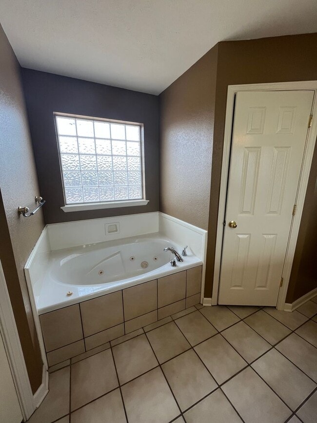 Building Photo - Cabot Rental!