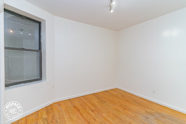 Building Photo - 275 Classon Ave
