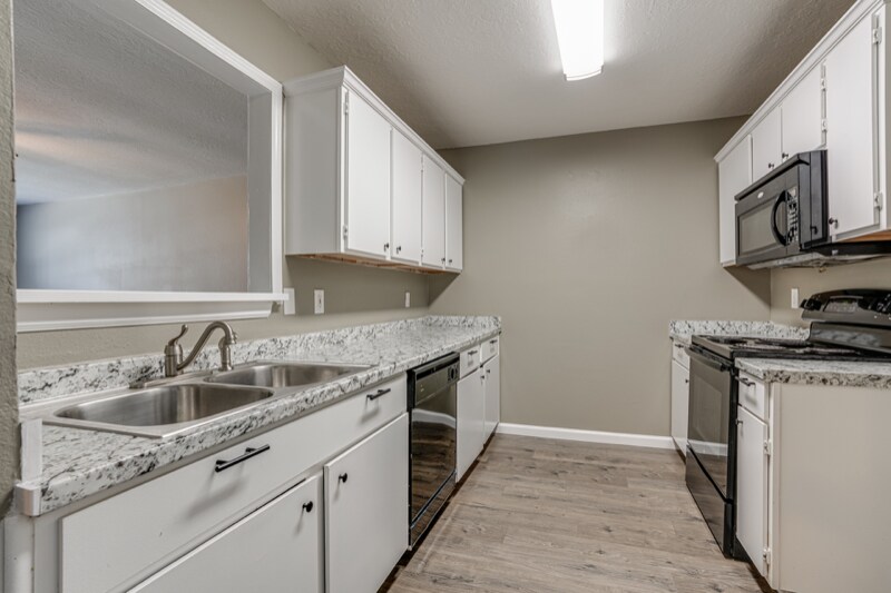 Building Photo - 9438 Celine Dr