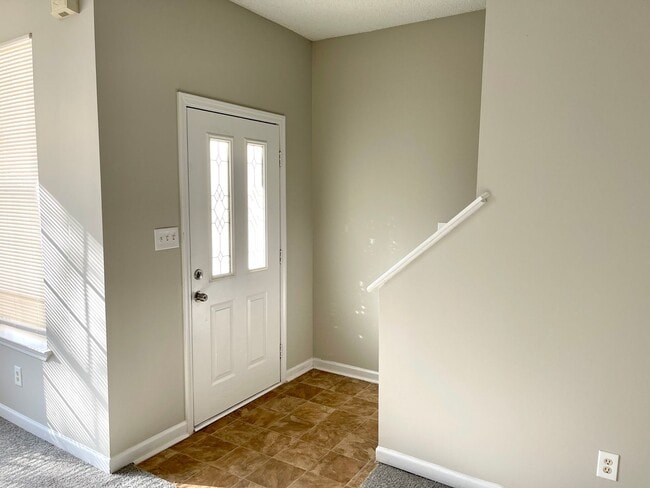 Building Photo - 6688 Sunset Hills Blvd