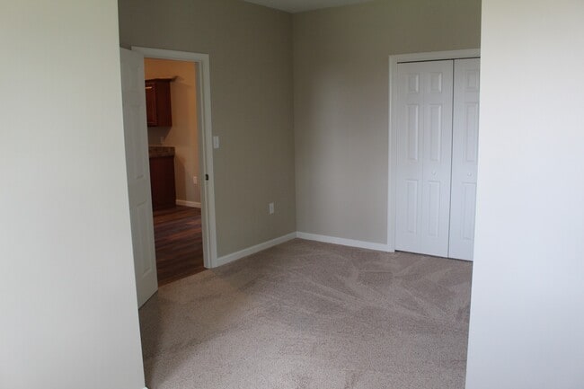 Building Photo - 3 Bedroom Ranch Style Home