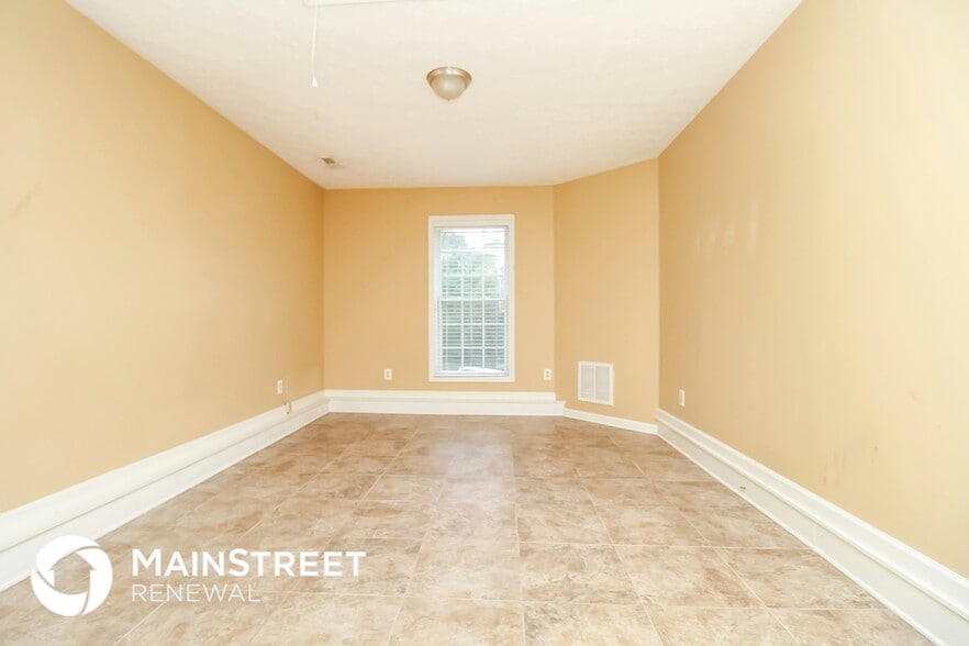 Building Photo - 508 Ashlawn Cir