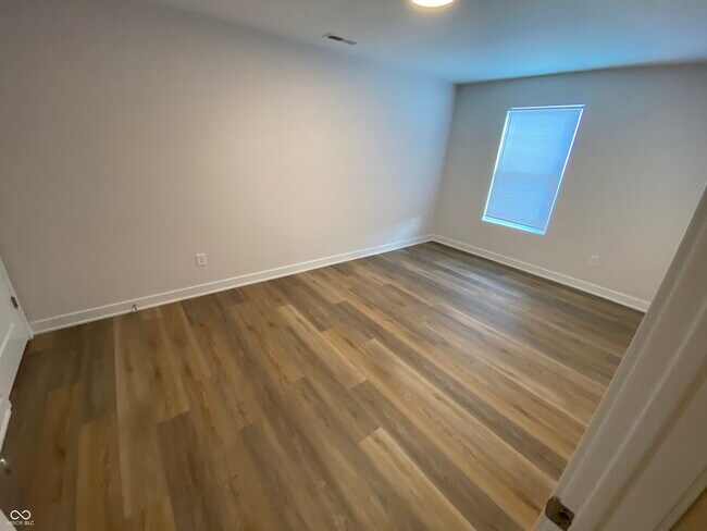 Building Photo - 2137 Bellefontaine St