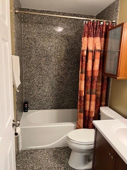 Building Photo - 601 Quincy Bridge Ln