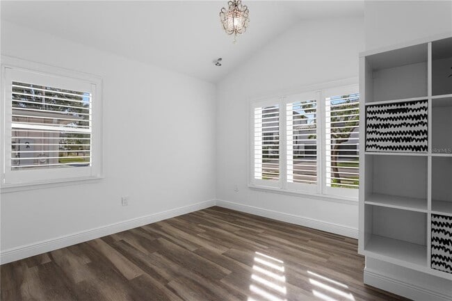 Building Photo - 2610 S Dundee St