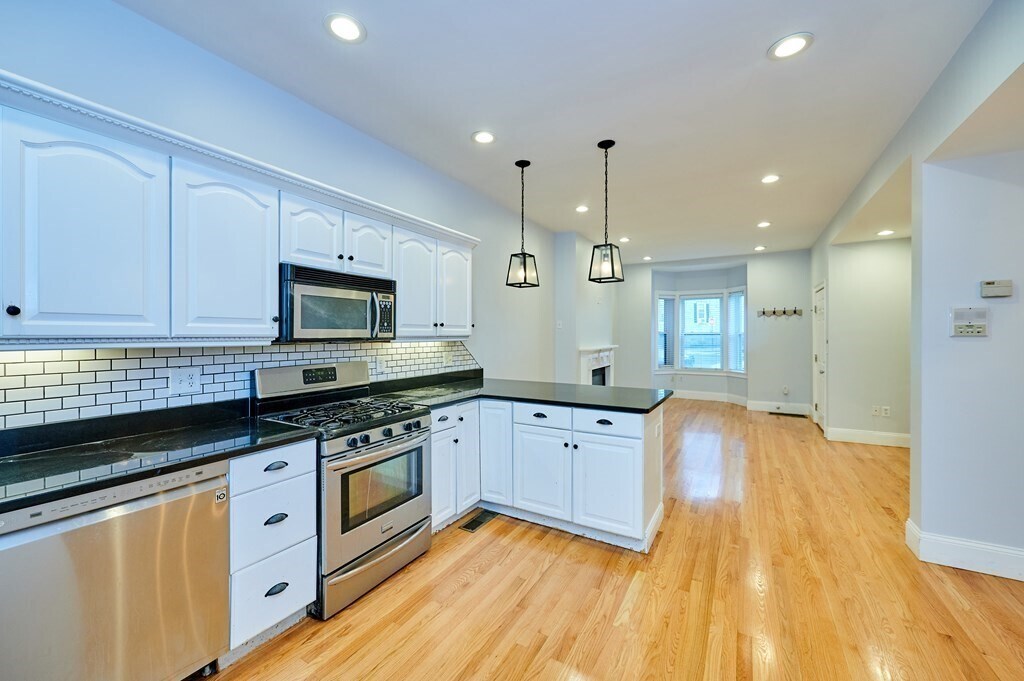 Building Photo - 156 Dorchester St