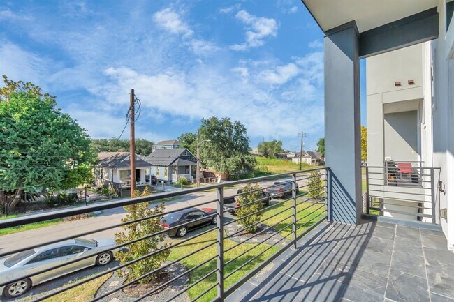 Building Photo - 3209 Garrow St