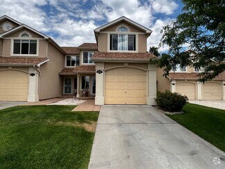 Building Photo - Beautiful 3 Bed, 3 1/2 Bath Townhome in No...