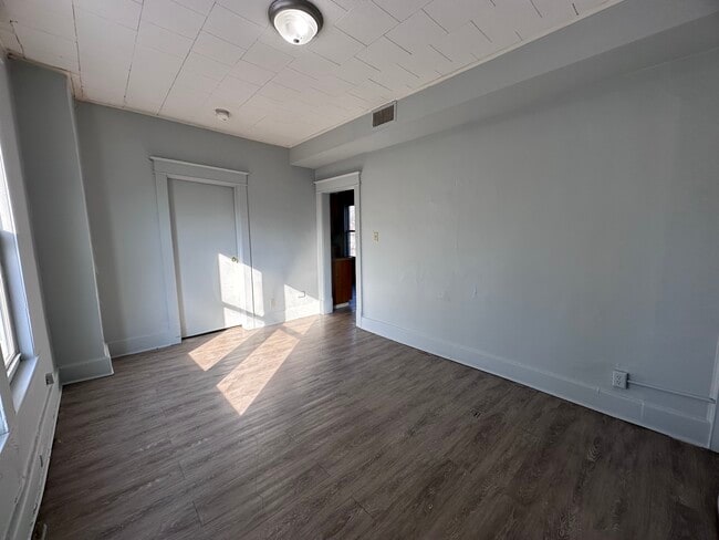 Building Photo - 1112-D Gilbert-