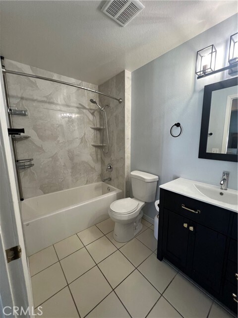 Building Photo - 271 Chaumont Cir