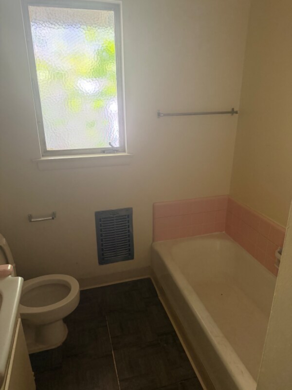 Building Photo - 918 W Huntington Dr