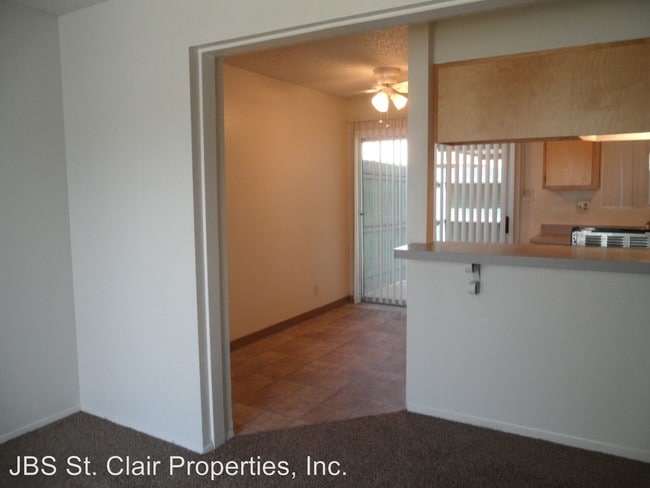 Building Photo - 520 Lansing Dr