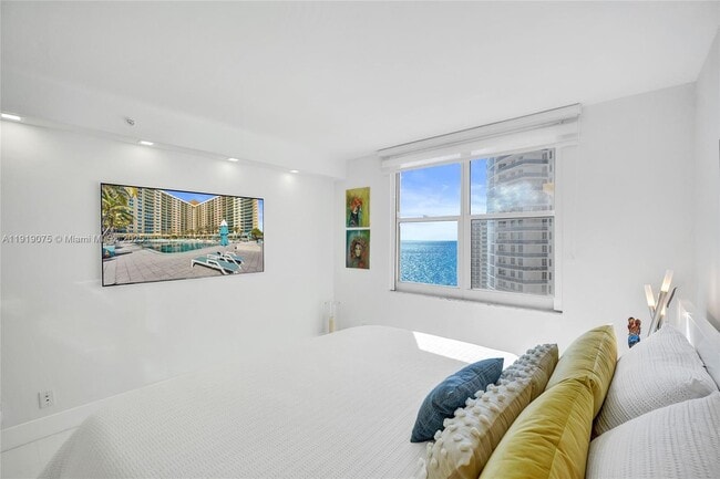 Building Photo - 2501 S Ocean Dr