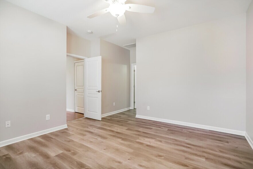 Building Photo - 1029 Avondale Dr