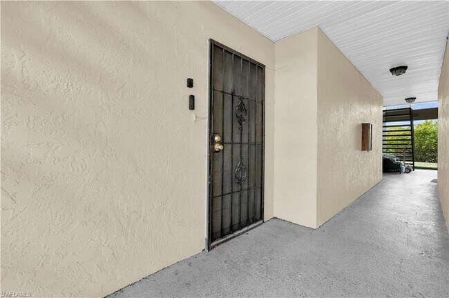 Building Photo - 5713 Foxlake Dr