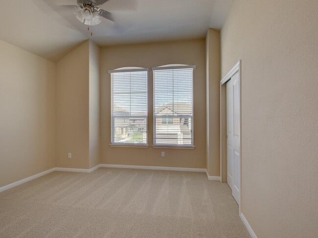 Building Photo - 421 Epiphany Ln