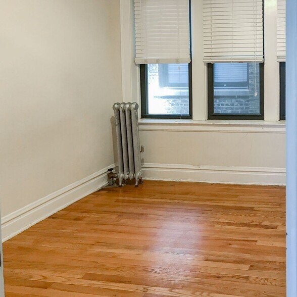 Building Photo - 4723 N Leavitt St