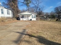 Building Photo - 216 Fayetteville Rd