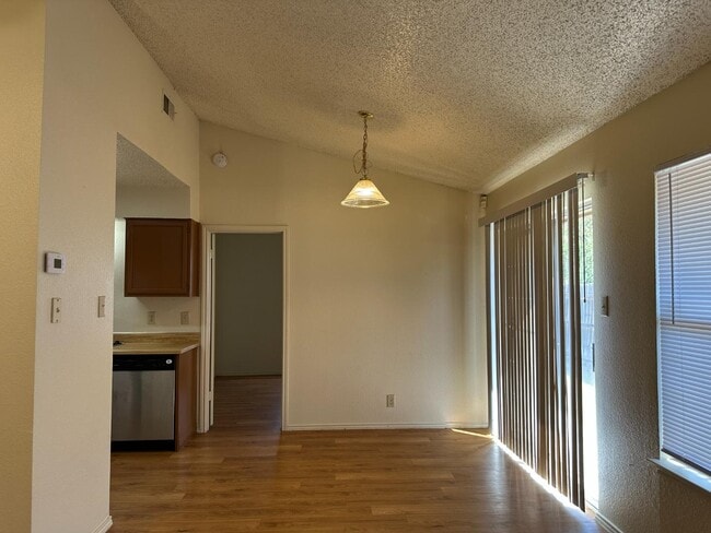 Building Photo - 9933 Ardash Ln