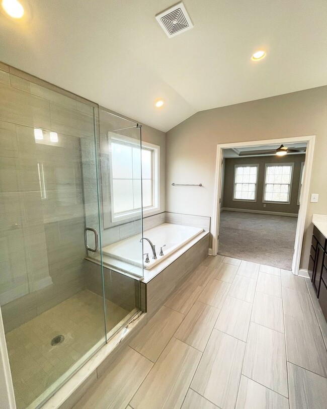 Building Photo - Gorgeous Newer Construction Home!