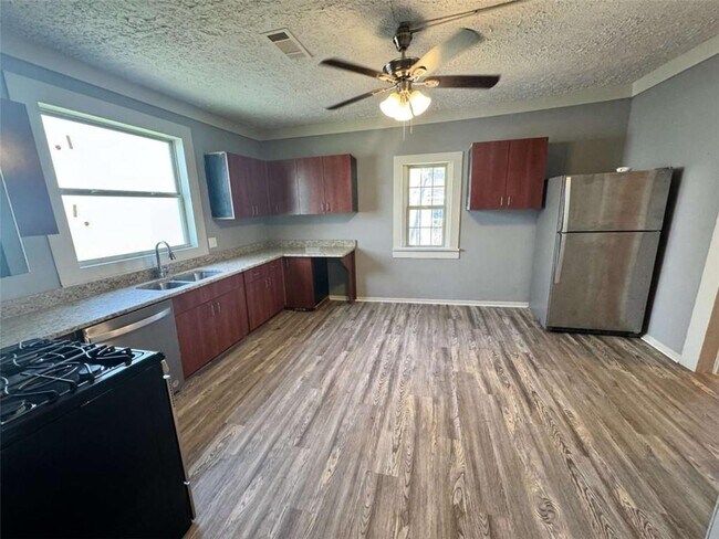 Building Photo - 74 M.L.K. Jr Dr