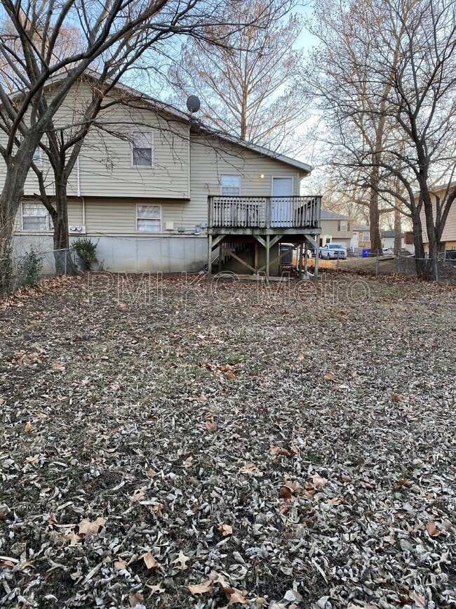 Building Photo - 1508 E Leona St