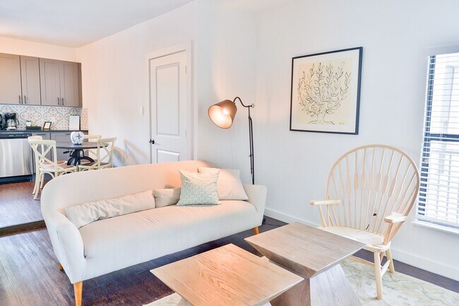 Building Photo - 2300 Stanford St