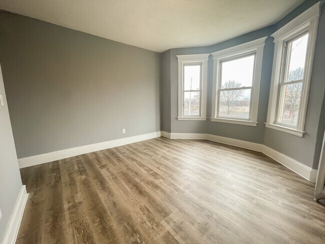 Building Photo - 267-271 Wethersfield Ave