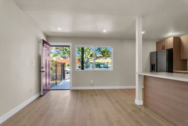 Building Photo - Newly remodeled 2 bed 1 bath with washer &...