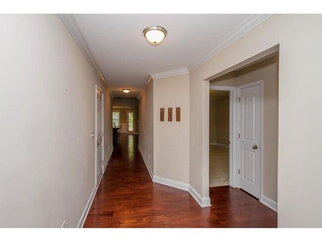 Building Photo - 1558 Driftwood Ln