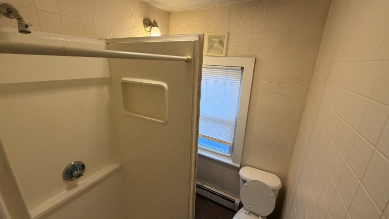 Building Photo - 182 Dexter St