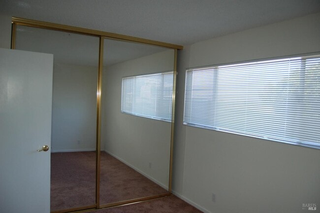Building Photo - 117 Sunset Cir
